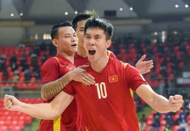 泰国队力克德国队，辛杜统治全场