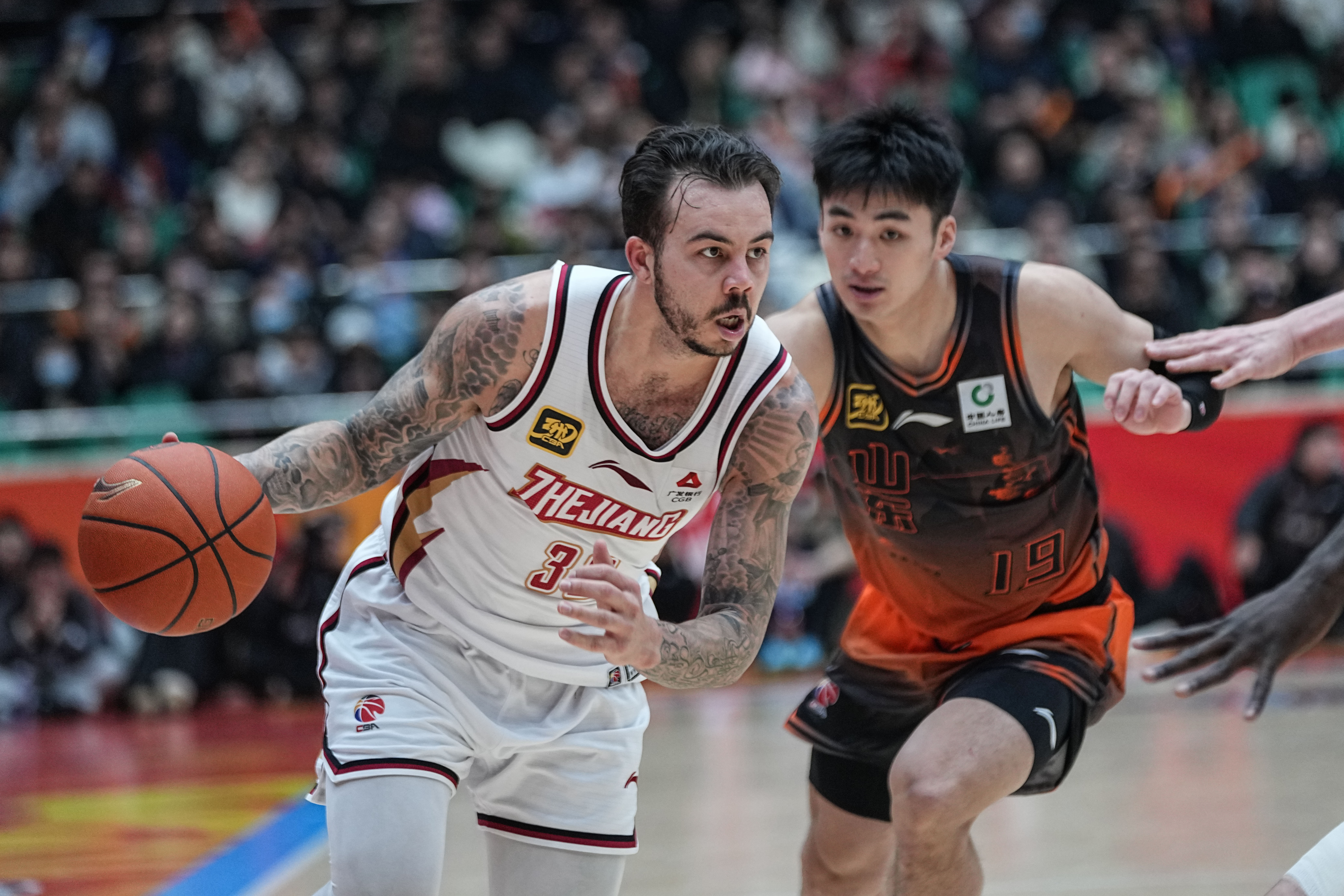 浙江队轻取掘金,乔治统治全场 浙江队轻取掘金,乔治统治全场