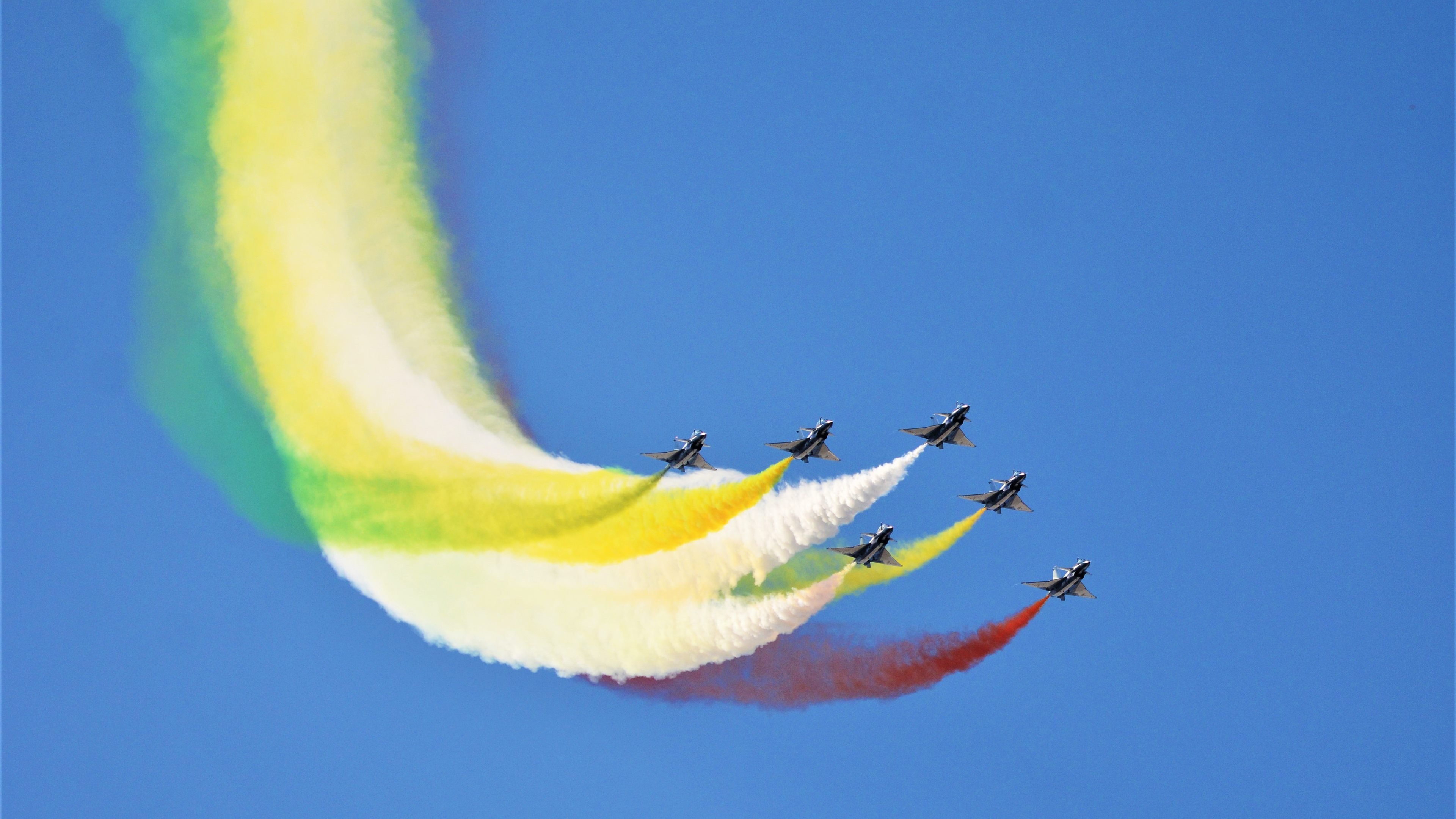 威廉姆斯鏖战梅赛德斯，汉密尔顿火热状态点燃赛道风云