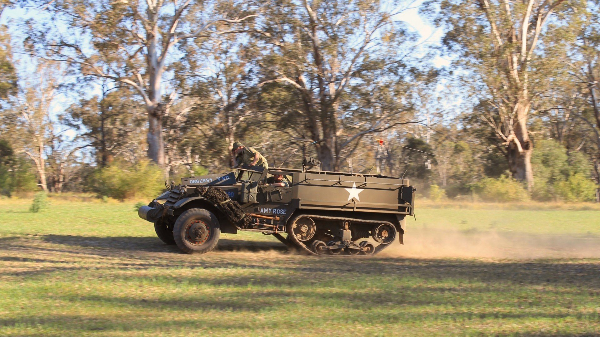 天平的两端，当克罗地亚的韧性扼住巴西的咽喉，德布劳内的火焰点燃孤独的战场