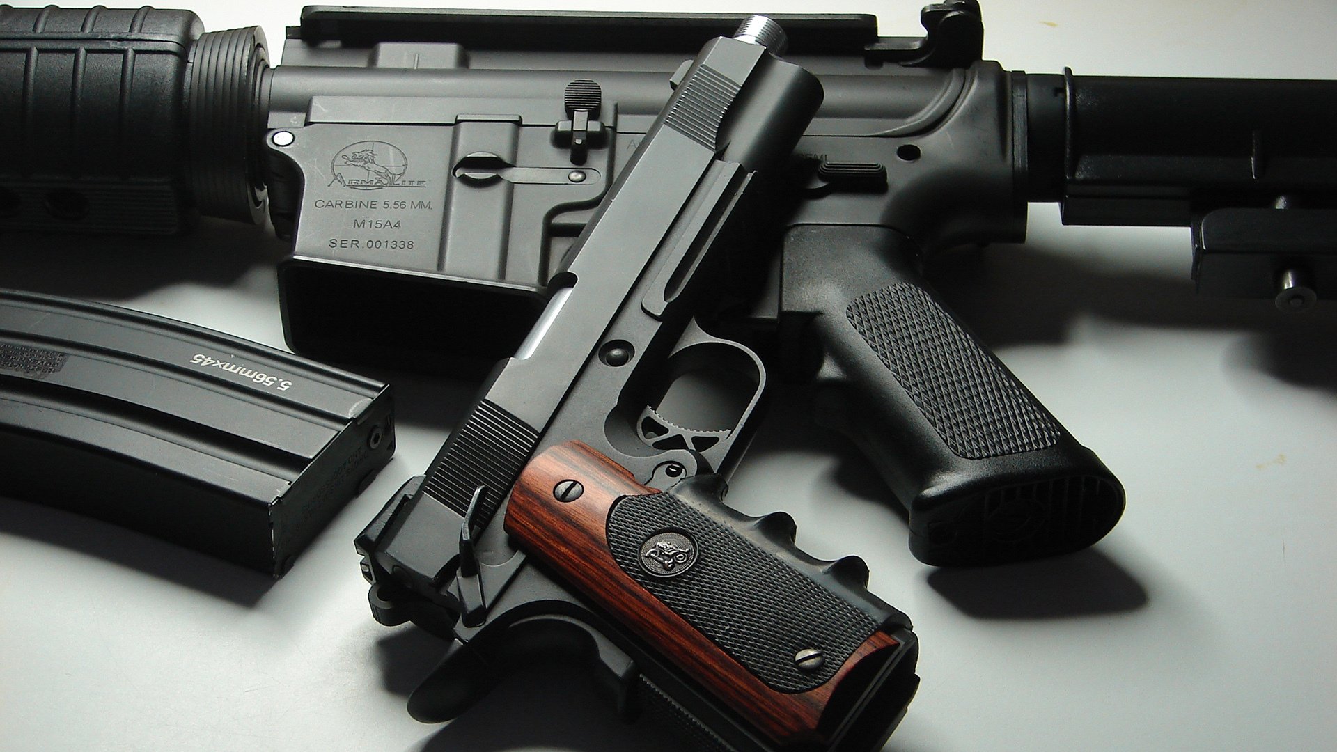 引擎轰鸣与篮球入网，竞技场上的无情奏鸣曲