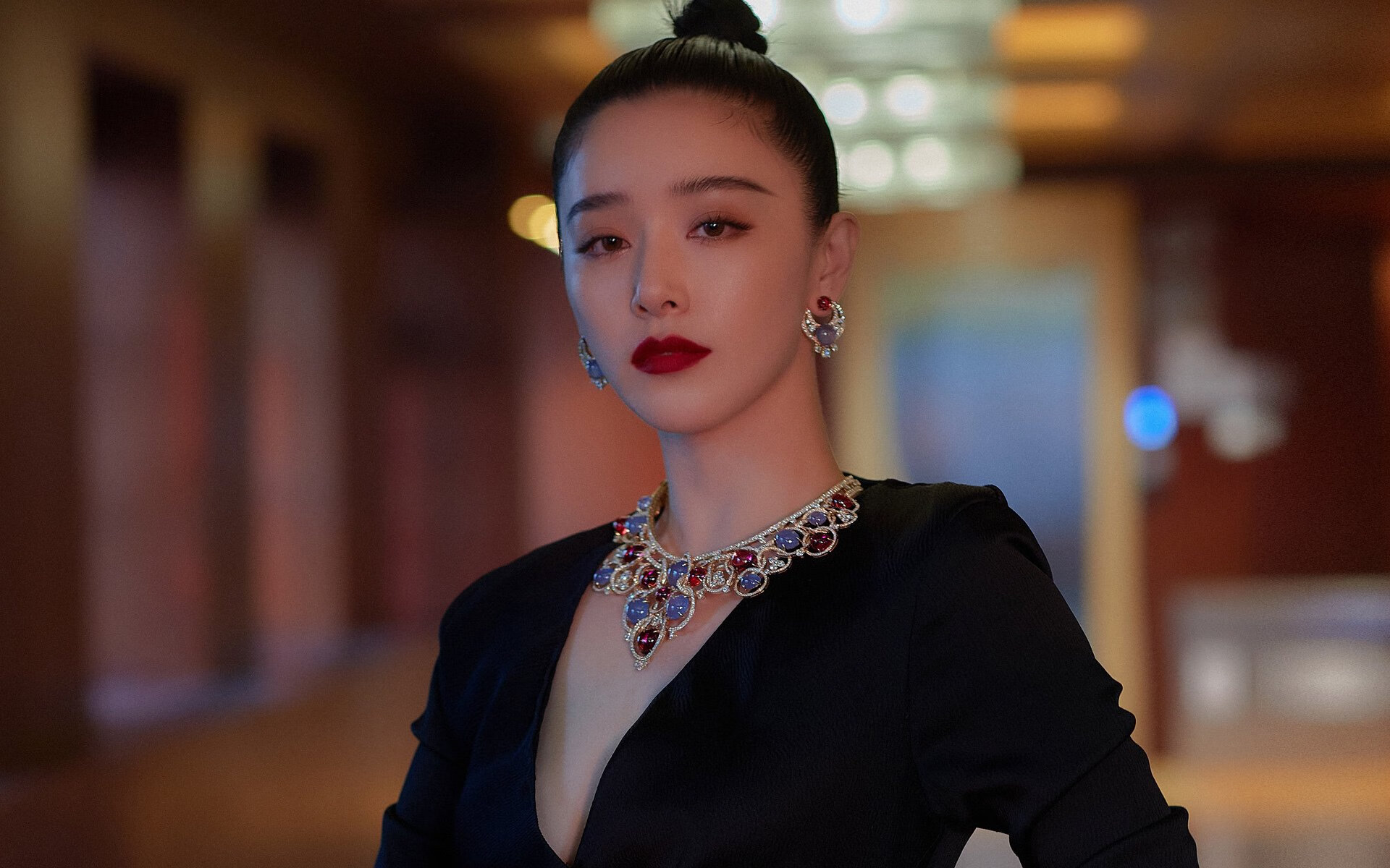 当东决哨响时，内马尔在篮球场上演绝杀